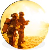 WallCircle - Wandcirkel - Muurcirkel - Brandweermannen tijdens oefening - Aluminium - Dibond - ⌀ 60 cm - Binnen en Buiten