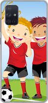 Geschikt voor Samsung Galaxy A71 hoesje - Een illustratie van twee voetballers die een prijs hebben gewonnen - Jongens - Meisjes - Kind - Siliconen Telefoonhoesje