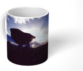 Mok - Een silhouet van een hunebed in Ierland - 350 ML - Beker