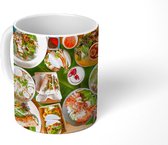 Mok - Tafel met Vietnamees eten. - 350 ML - Beker