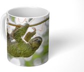 Mok - Koffiemok - Een luiaard hangt in de bomen - Mokken - 350 ML - Beker - Koffiemokken - Theemok