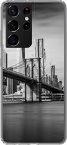 Geschikt voor Samsung Galaxy S21 Ultra hoesje - Architectuur - New York - Brooklyn Bridge - Water - Zwart wit - Siliconen Telefoonhoesje