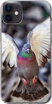 Coque iPhone 12 mini - Gros plan d'un pigeon volant - Coque en Siliconen pour téléphone