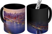 Magische Mok - Foto op Warmte Mok - New York - Brooklyn Bridge - Roze - 350 ML