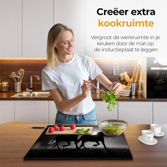 Chefcare Inductie Beschermer Silhouet van Twee Paarden - Zwart Wit - 80,2x52,2 cm - Afdekplaat Inductie - Kookplaat Beschermer - Inductie Mat