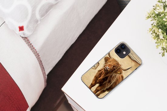 Coque iPhone 12 - Scottish Highlander - Rétro - Journal - Siliconen