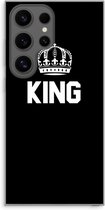 Case Company® - Hoesje geschikt voor Samsung Galaxy S24 Ultra hoesje - King zwart - Soft Cover Telefoonhoesje - Bescherming aan alle Kanten en Schermrand