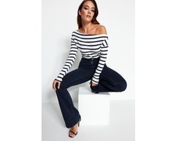 Trendyol Licht Marineblauwe Gebreide Blouse Van Premium Zachte Stof Met Boothals Twoaw24Bz00227