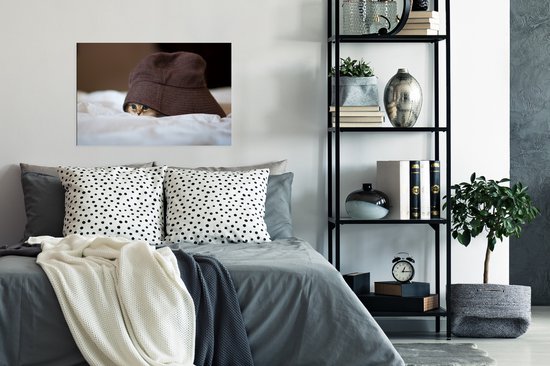 Chat caché sous chapeau 60x40 cm