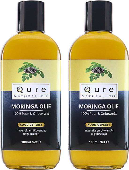 Twee flessen Qure Natural Oil Moringa Olie met een geel en zwart etiket.