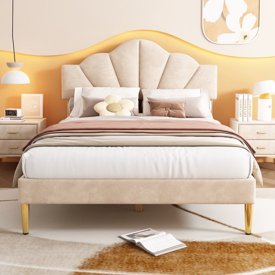 Fluweel gestoffeerd bed 140*200 cm - Schelpvormig hoofdeinde bed met goudijzeren poten - In hoogte verstelbaar hoofdeinde - Houten lattenbodem - beige